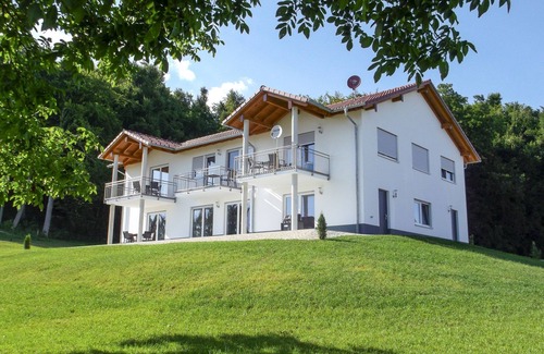 Laichingen Apartment | Vacation apartment Sonnenblume, 57 sqm, 2 bedrooms, south balcony, max. 4 persons