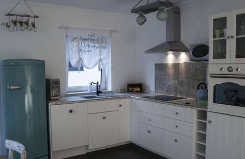 Bendorf Apartment | Vacation apartment Viva la Vida - apartment/flat, shower and bath, WC, 3 bedrooms