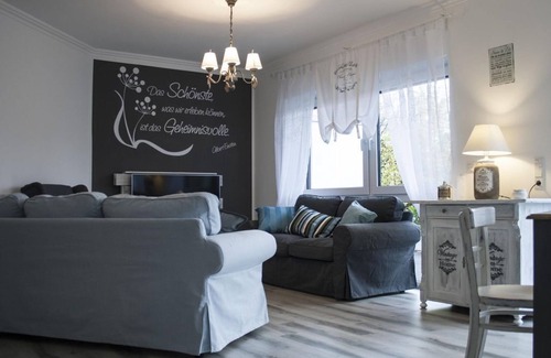 Bendorf Apartment | Vacation apartment Viva la Vida - apartment/flat, shower and bath, WC, 3 bedrooms