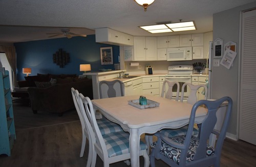 Indian Shores Condo | Vacation at the Beach in our 3 bedroom condo. Book Now! Beautiful Gulf views.
