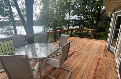 Luck House | Vacation BETTER! Stunning views & access! Pontoon rental avail!