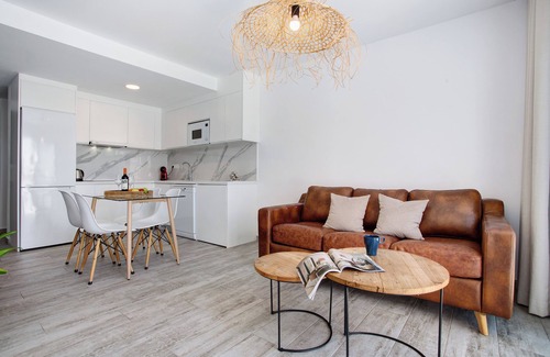 Parque Holandes Apartment | Vacation 'Casa Sunrise' with Sea View, Shared Pool and Wi-Fi