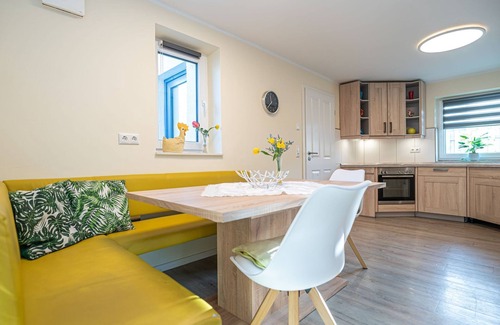 Varel House | Vacation cottage Hafenkoje