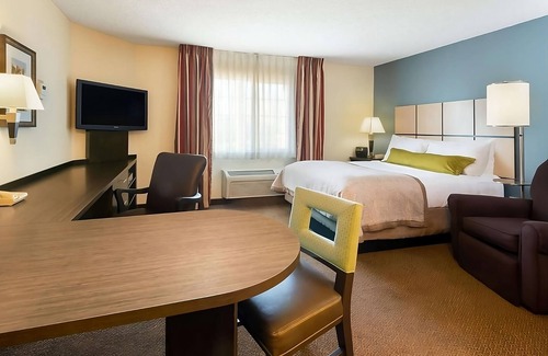 Somerset Hotel | Vacation Day Is Always A Great Idea! Enjoy Comfortable unit with Kitchen