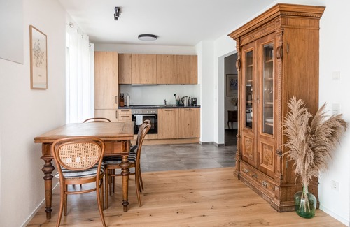 Liggeringen Apartment | Vacation apartment "Pinie" in Radolfzell-Liggeringen with terrace