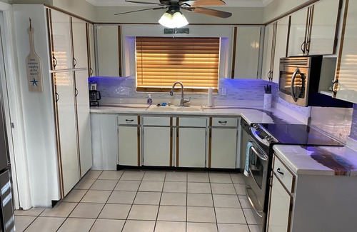 Clearwater House | Vacation Experience - Private Lazy River - Large Home w/Outdoor Kitchen
