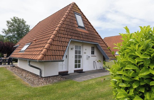 Dorumer Neufeld House | Vacation home Westertill 10 next to the playground and family-friendly.