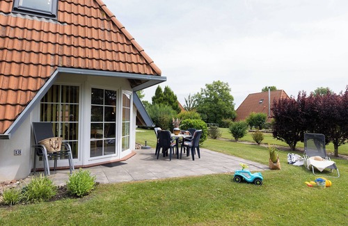 Dorumer Neufeld House | Vacation home Westertill 10 next to the playground and family-friendly.