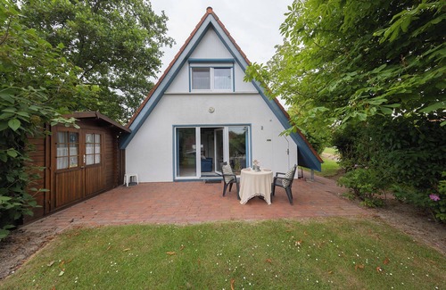 Dorumer Neufeld House | Vacation home Vogelsand 2, suitable for allergy sufferers and close to the beach.