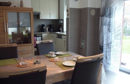 Dorumer Neufeld House | "Vacation home Nordseebrise: relaxation and comfort on the North Sea coast!"
