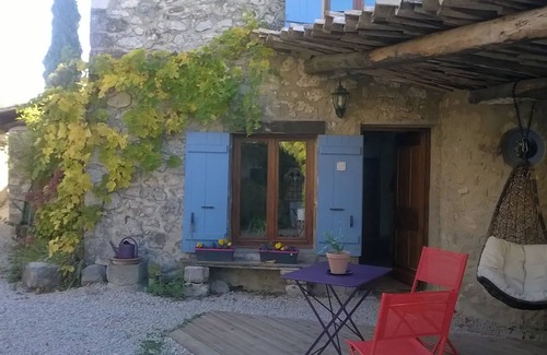 La Roche-sur-le-Buis House | Vacation Home "Chez Capucine" with Mountain View, 2 Private Terraces & Wi-Fi