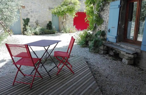 La Roche-sur-le-Buis House | Vacation Home "Chez Capucine" with Mountain View, 2 Private Terraces & Wi-Fi