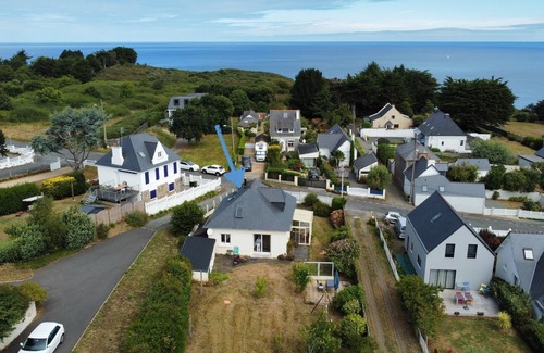 Saint-Quay-Portrieux House | Vacation home, 400m from the sea in a quiet, well-located area