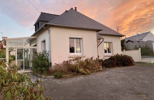 Saint-Quay-Portrieux House | Vacation home, 400m from the sea in a quiet, well-located area