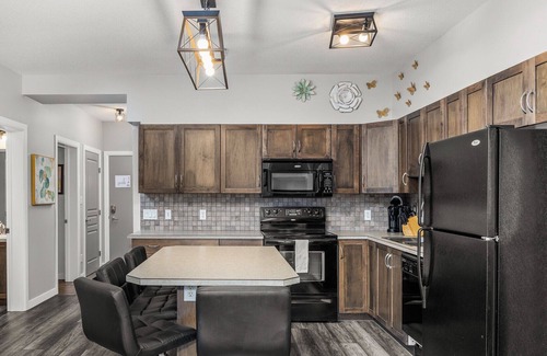 South Pandosy Condo | Vacation Haven At The Playa Del Sol Resort In Kelowna