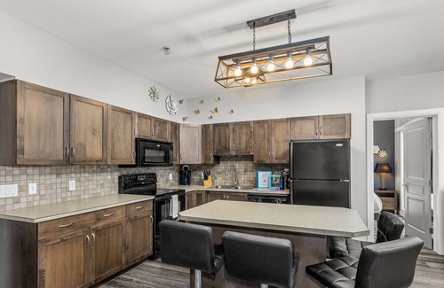 South Pandosy Condo | Vacation Haven At The Playa Del Sol Resort In Kelowna