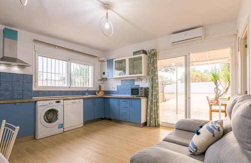Los Franceses-la Vega House | Vacation home in quiet residential area near Cadiz.
