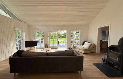 Yderby House | Vacation home 1 minute away from the Beach
