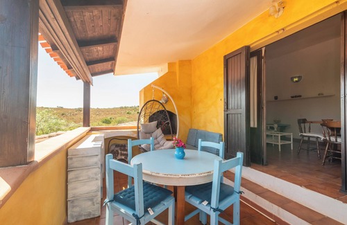 Porto Istana House | Vacation Home "A 200 Mt Dal Mare" with Sea View, Private Terrace & Wi-Fi