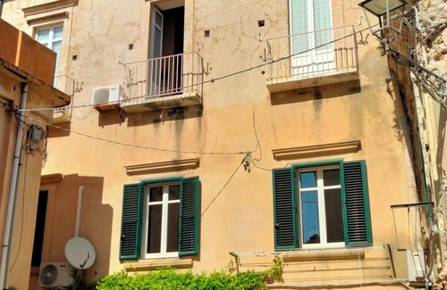 Tropea Apartment | VACATION HOME" A TOUCH OF OLD"