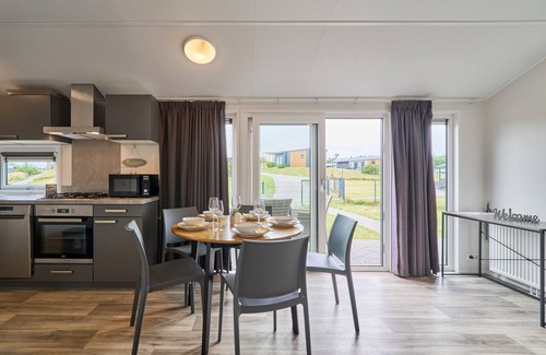 Suesel House | Vacation home Anchorage on an idyllic lake with terrace
