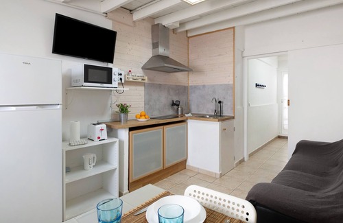Caleta de Famara House | Vacation Home "Apartamento El Perejil" with Sea View & Wi-Fi