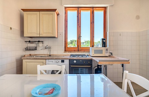 Torre Ovo House | Vacation Home "Appartamento Delle Sirene" with Sea View, Private Terrace & Wi-Fi
