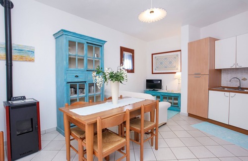 Agrustos House | Vacation Home "Appartamento Della Sughereta" with Sea View, Terrace & Wi-Fi