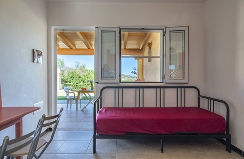 Tertenia House | Vacation Home 'Appartamento Sole 5' with Sea View, Garden