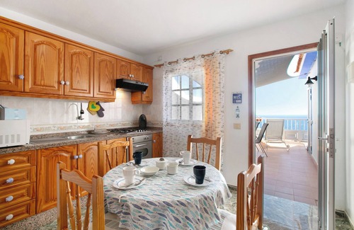 La Jaca Apartment | Vacation Home "Attico Drago" close to the Beach with Terrace & Wi-Fi