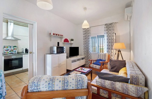 Chipiona House | Vacation Home Beautiful Traditional House with Pool, Wi-Fi, A/C, Terrace & Garden