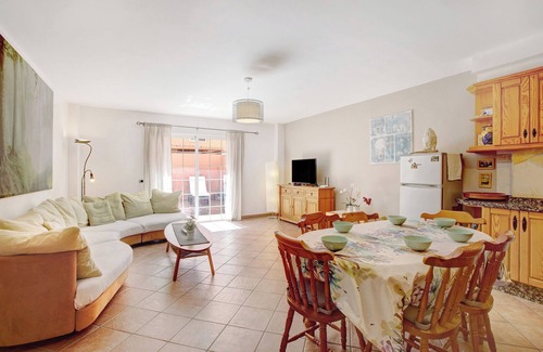 Playa San Juan Apartment | Vacation Home "Casa Familia" close to the Sea with Terrace & Wi-Fi