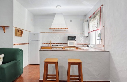 Conil de la Frontera House | Vacation Home "Casa Paqui 2" with Shared Pool, Private Terrace & Wi-Fi