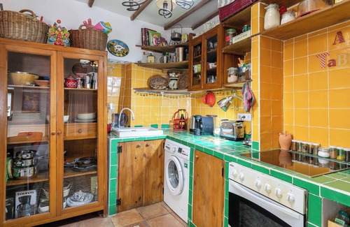 Alicante City Centre House | Vacation Home "Casita Kunterbunt" with Sea View, Terrace & Wi-Fi