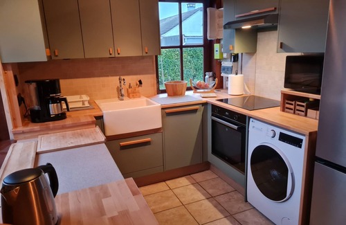 Vron House | Vacation home close to the sea.