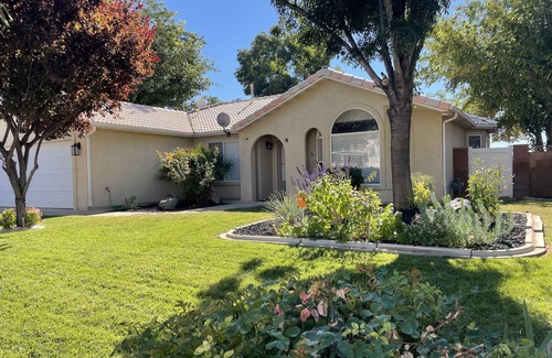 Ivins House | Vacation home, close to Tuacahn Center, Entrada & Black Desert Golf Courses.