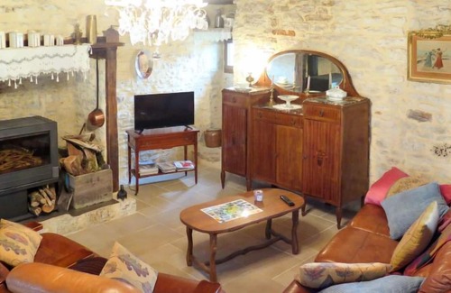 Saint-Chamarand House | Vacation home Durand (SAH410) in Saint Chamarand - 6 persons, 3 bedrooms