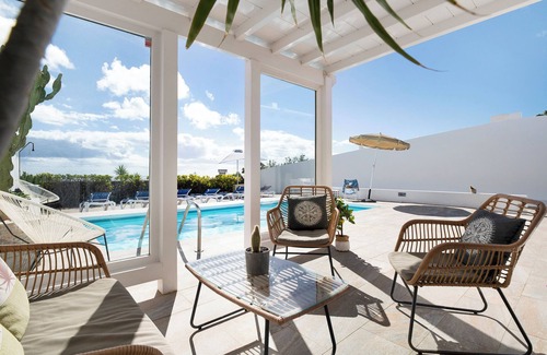 Playa Blanca Villa | Vacation Home "El Ancla" with Sea View, Private Pool & Wi-Fi