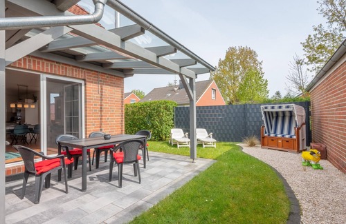 Norden Apartment | Vacation home for 4 people, with large terrace and garden, upscale furnishings
