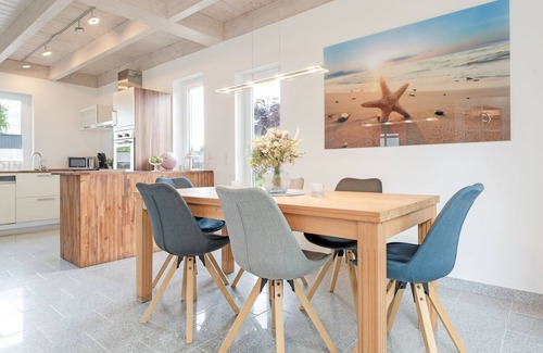 Groemitz House | Vacation home for 6 guests with 117m² in Lenste (294208)