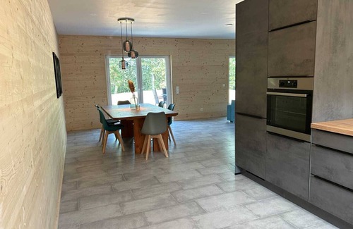 Gemund House | Vacation home Haselnuss in the middle of the Eifel for 6 persons + 2 dogs incl. garden
