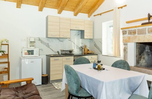 Sveti Filip i Jakov House | Vacation home Pacin by Interhome