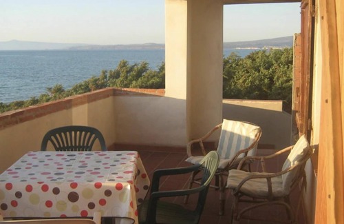 Sa Rocca Tunda House | Vacation Home "Il suono del mare" At the Beach with Sea View, Wi-Fi, Balcony & Garden
