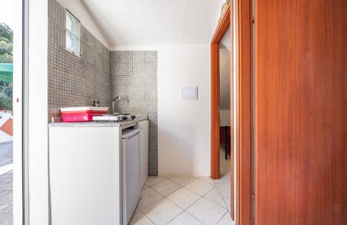 Sant'Antioco House | Vacation Home 'Il Lentischio - Corbezzolo' in Cala Lunga 200 Meters from the Sea