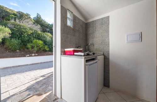 Sant'Antioco House | Vacation Home 'Il Lentischio - Corbezzolo' in Cala Lunga 200 Meters from the Sea