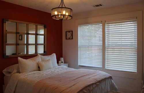 Morrow House | Vacation Home in Forest Park - Casa Bustamante