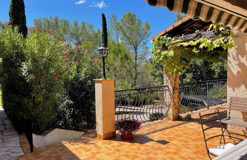 Gareoult Ski Chalet | Vacation home in Garéoult, a picturesque village in the south of France