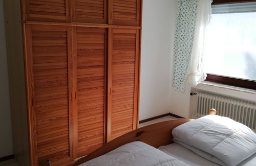 Rysum House | Vacation home in the village center