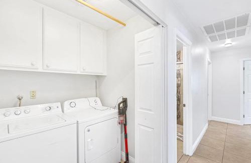 Las Vegas House | Vacation Home in Vegas w Pool 2 mile to Strip