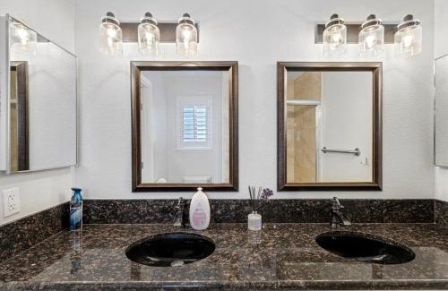 Las Vegas House | Vacation Home in Vegas w Pool 2 mile to Strip